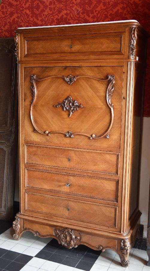 secretaire de style louis xv rocaille en noyer FAE597