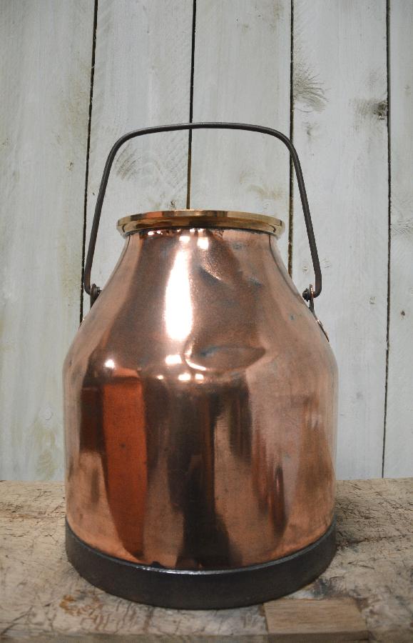 grand pot a lait en cuivre 2 FAE324