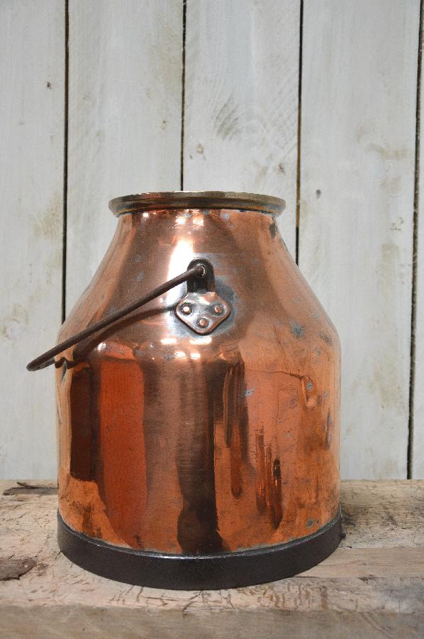 grand pot a lait en cuivre FAE323