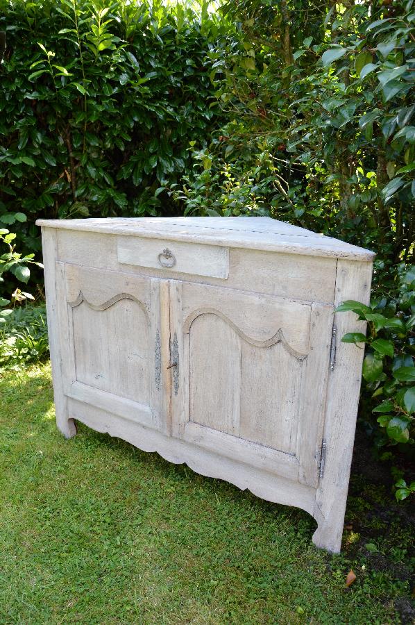 bleached corner FAE275