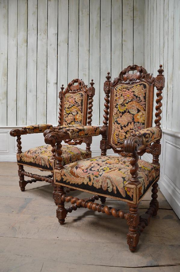 paire de fauteuils renaissance FAE52