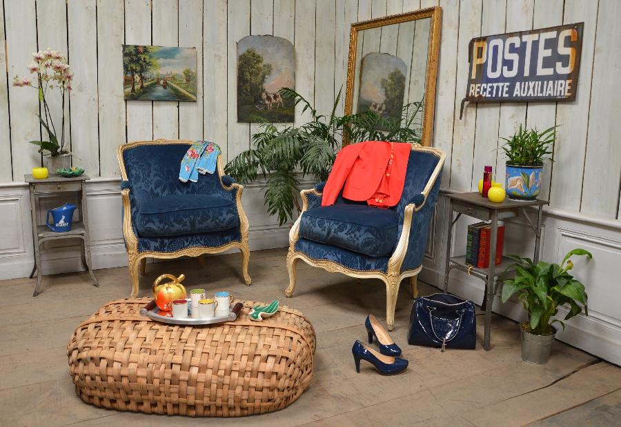 stage with armchairs FAE366